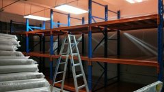 存放布料服裝有哪種倉庫貨架？